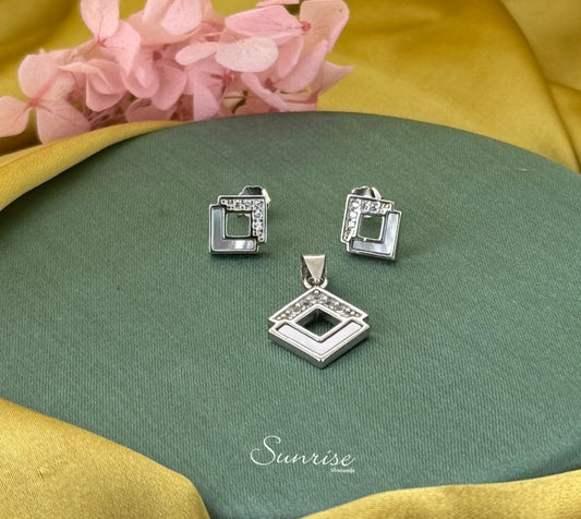MOP PENDANT SET