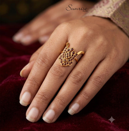 RED VANKI FINGER RING