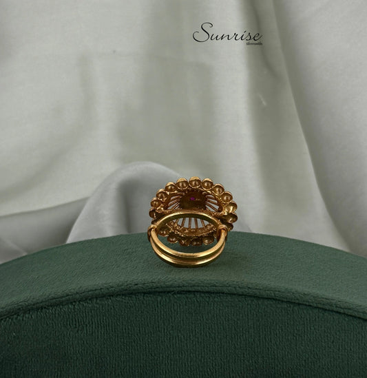 ANTIQUE FINGER RING