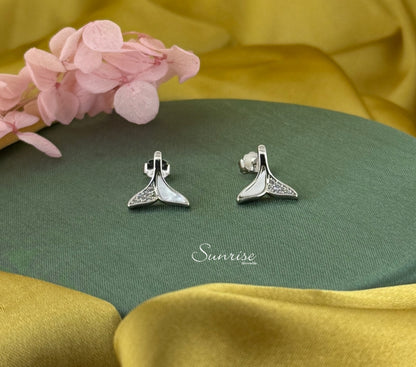 WHALE TAIL PENDANT SET