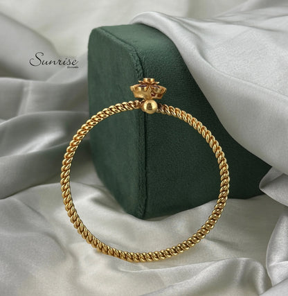 GOLUSU KEMPU BANGLE
