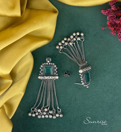 GREEN STONE GUNGURU EARRINGS