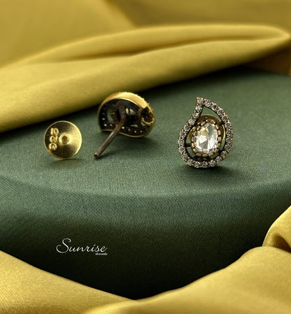 MOISSANITE STUDS