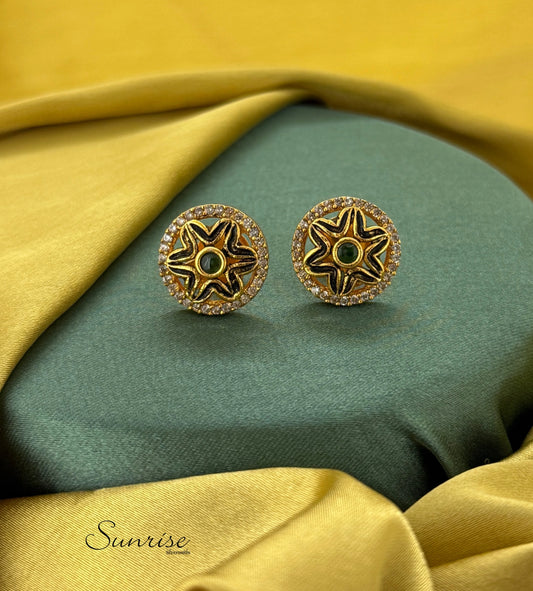 TRENDY STUDS