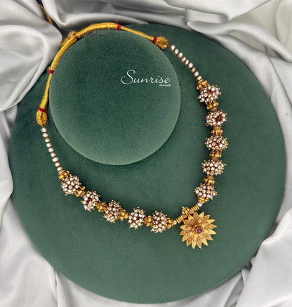PEARL FLORAL NECKLACE