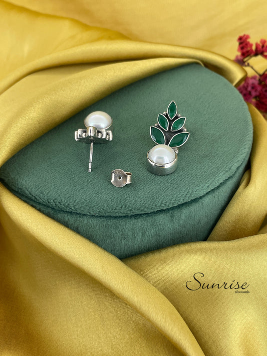 GREEN AND PEARL STUDS