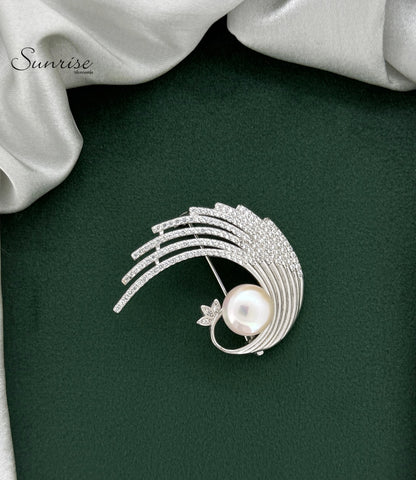 FANCY PEARL BROOCH