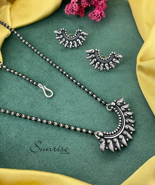 ISHANI LONG NECKLACE SET