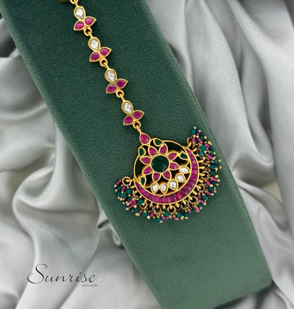 TRADITIONAL KUNDAN TIKKA