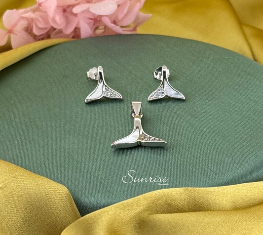 WHALE TAIL PENDANT SET