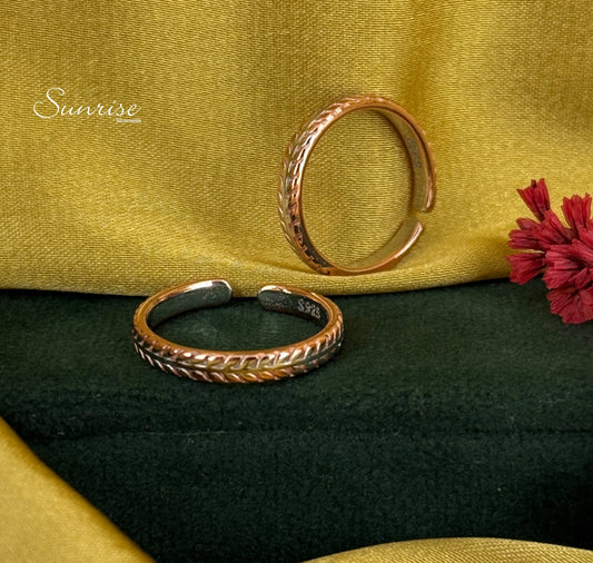 TWO TONE BAND TOE RINGS