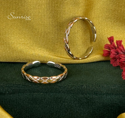 TWO TONE TOE RINGS