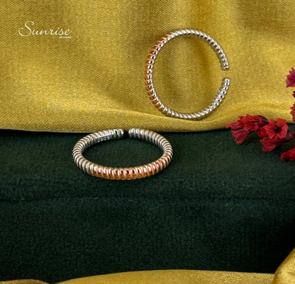 TWO TONE TOE RINGS