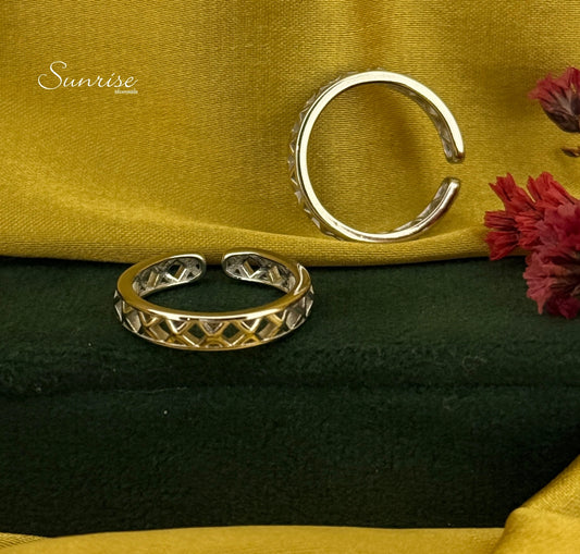 SILVER POLISH TOE RINGS