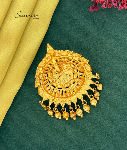 GOLD POLISH FANCY PENDANT