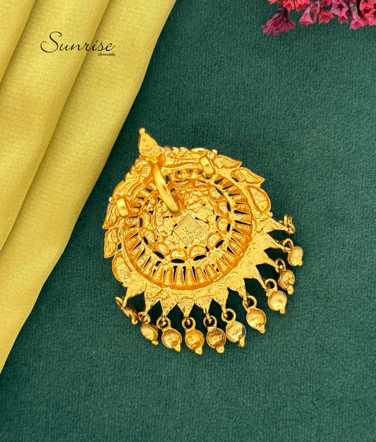 GOLD POLISH FANCY PENDANT