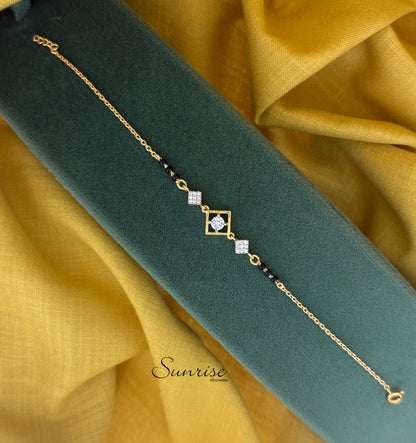 BLACK BEAD BRACELET