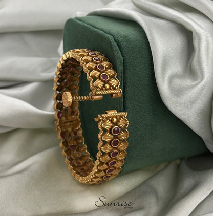 ANTIQUE  KADA