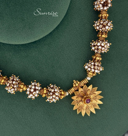 PEARL FLORAL NECKLACE