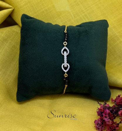 BLACK BEAD BRACELET