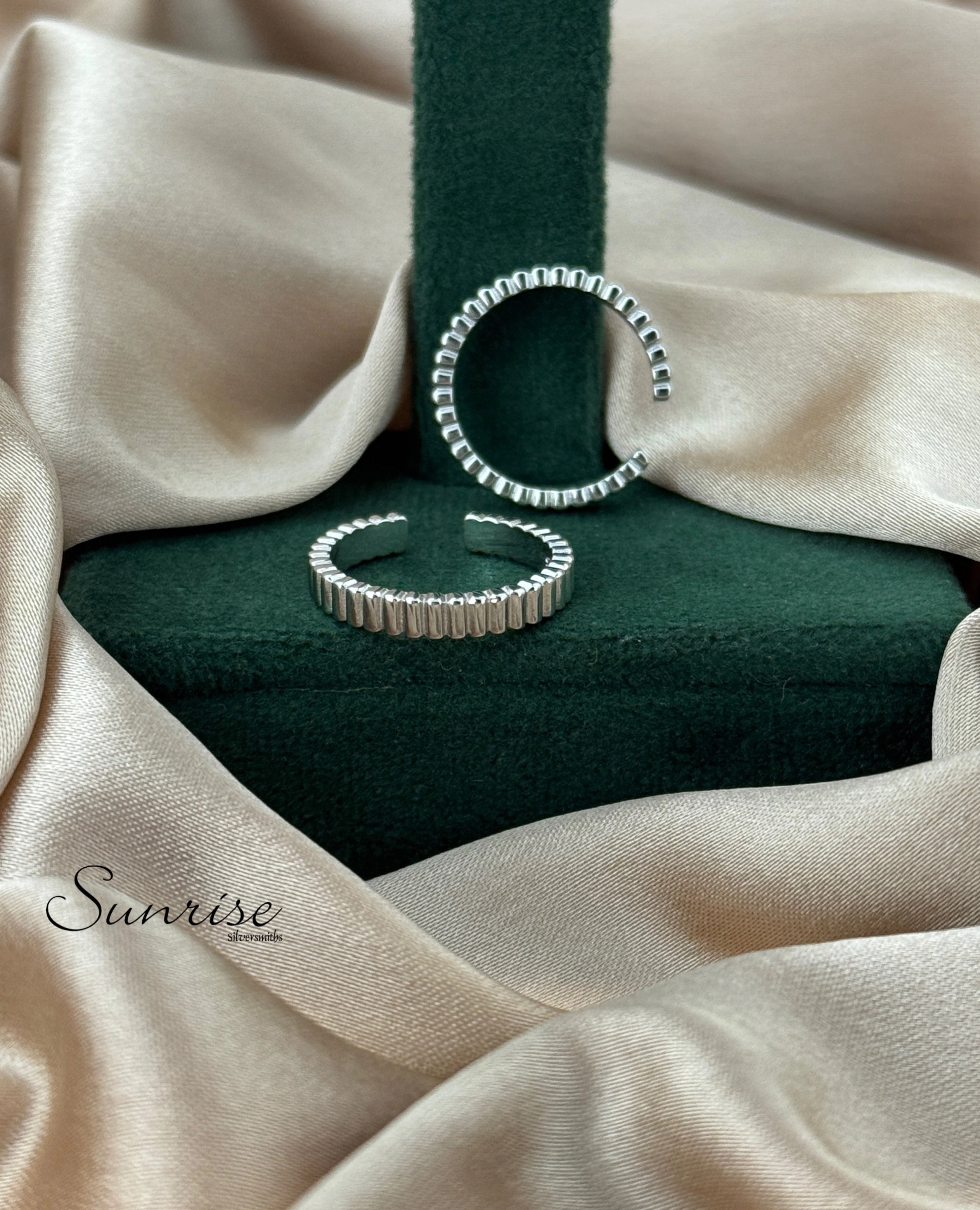 TRENDY TOE RINGS – Sunrise Silversmiths