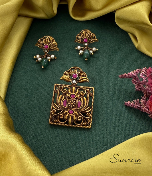 NAKSHI WITH KUNDAN PENDANT SET