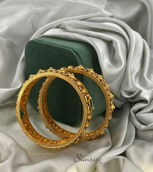 GREEN ANTIQUE BANGLES