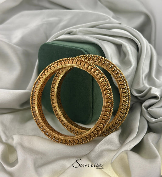 TRADITIONAL BANGLES