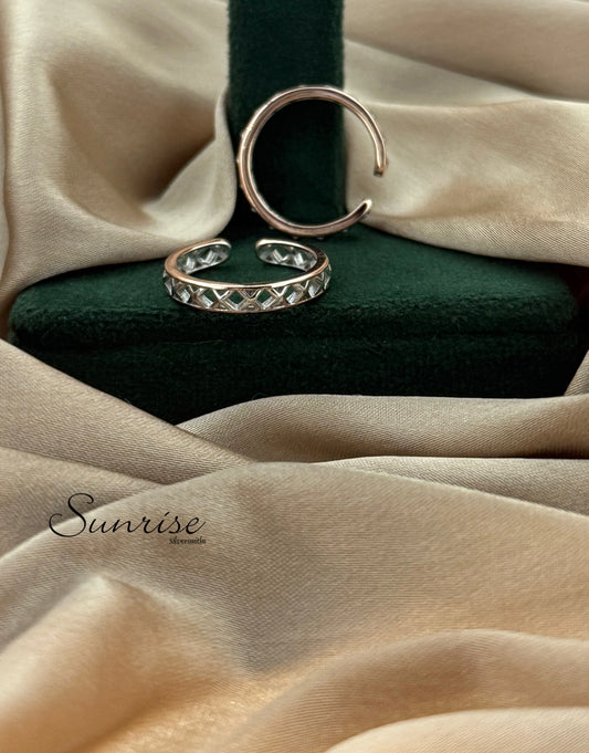 TWO TONE TOE RINGS