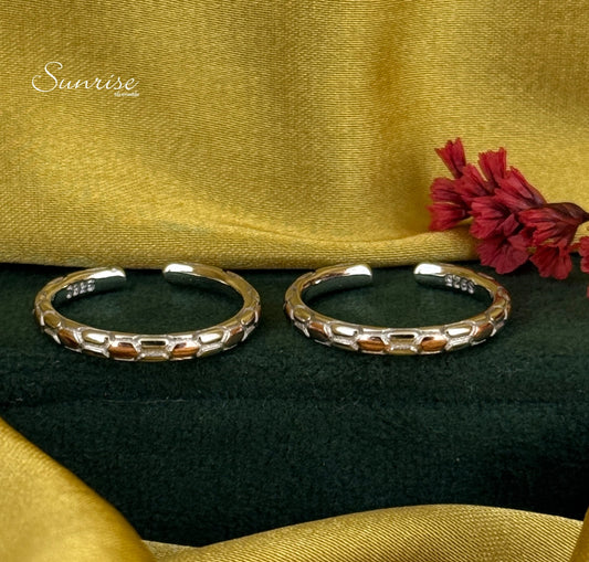 TWO TONE BAND TOE RINGS