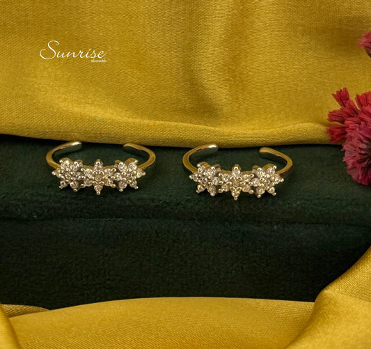 FLORAL CZ TOE RINGS