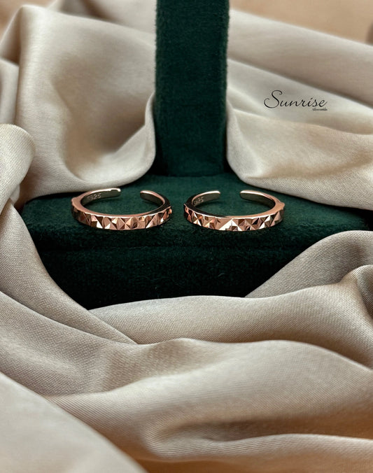 FANCY ROSE GOLD TOE RINGS