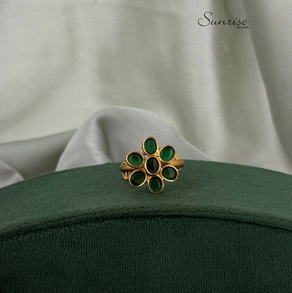 GREEN SPINAL FLORAL FINGER RING