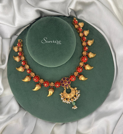 CORAL MANGO NECKLACE