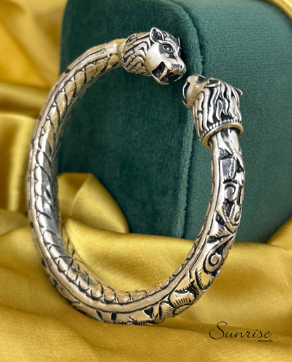 SIMHA OXIDISED KADA
