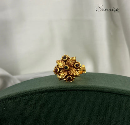 ANTIQUE FINGER RING