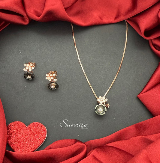 BLACK MOP FLORAL NECKLACE SET