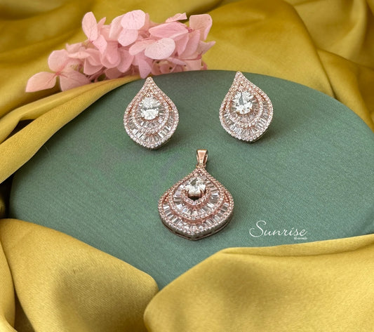 FANCY ROSE OLD PENDANT SET