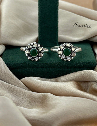 CUT STONE TOE RINGS