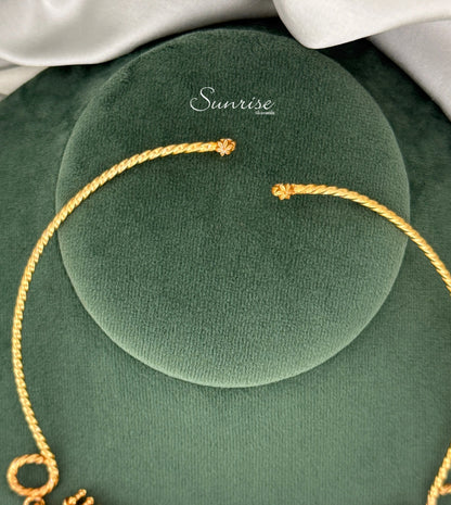 HASLI WITH CORAL NECKLACE