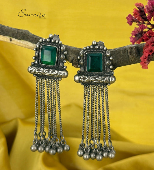 GREEN STONE GUNGURU EARRINGS