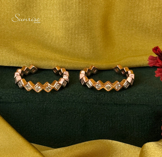 DIAMOND CUT TOE RINGS