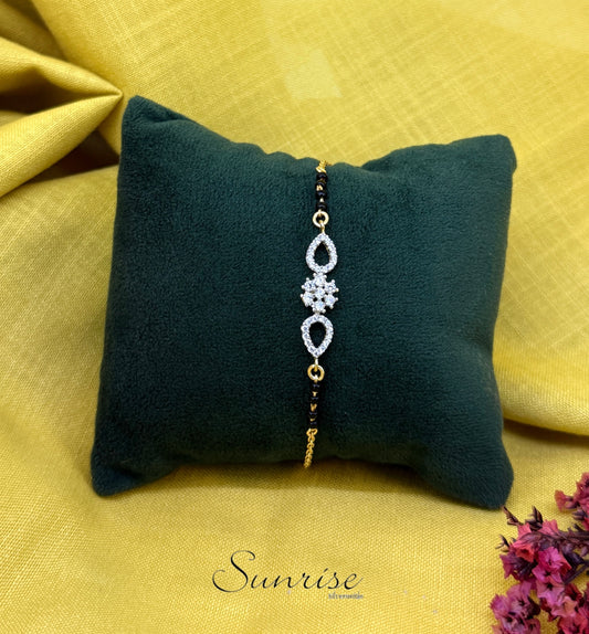 BLACK BEAD  BRACELET