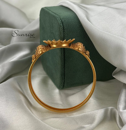 FUSION BANGLE