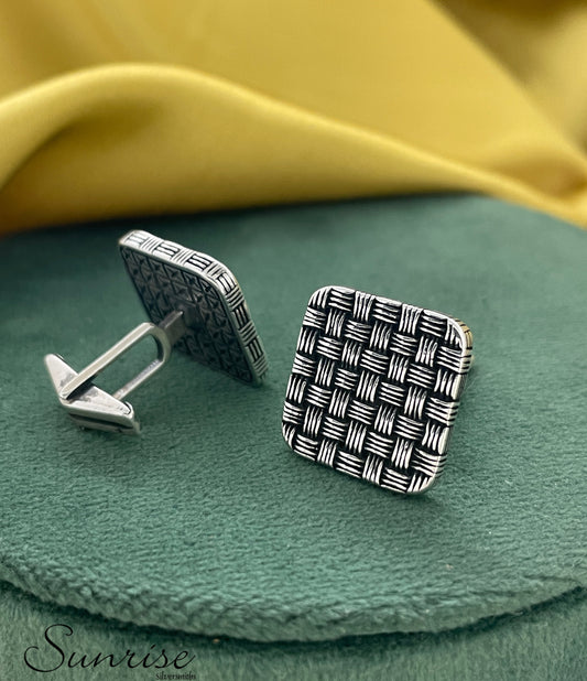 ANTIQUE  CUFFLINKS