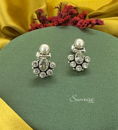 PEARL WITH CUT STONE PENDANT SET