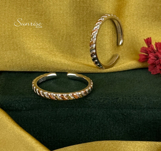 TWO TONE BAND TOE RINGS