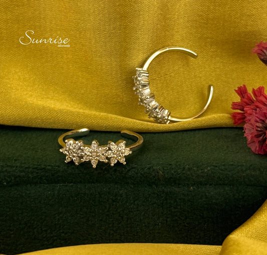 FLORAL CZ TOE RINGS