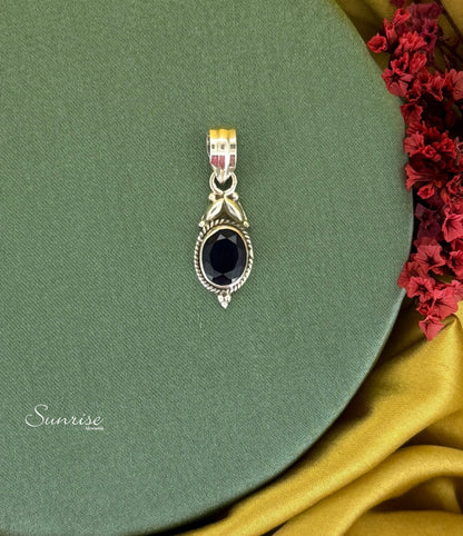 NAVY BLUE CUT STONE PENDANT SET