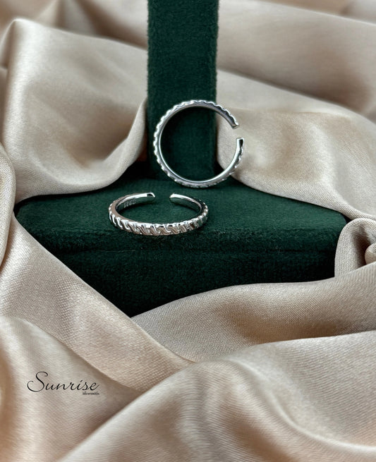 TRENDY TOE RINGS
